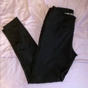 Victoria Sport Black Knockout Leggings